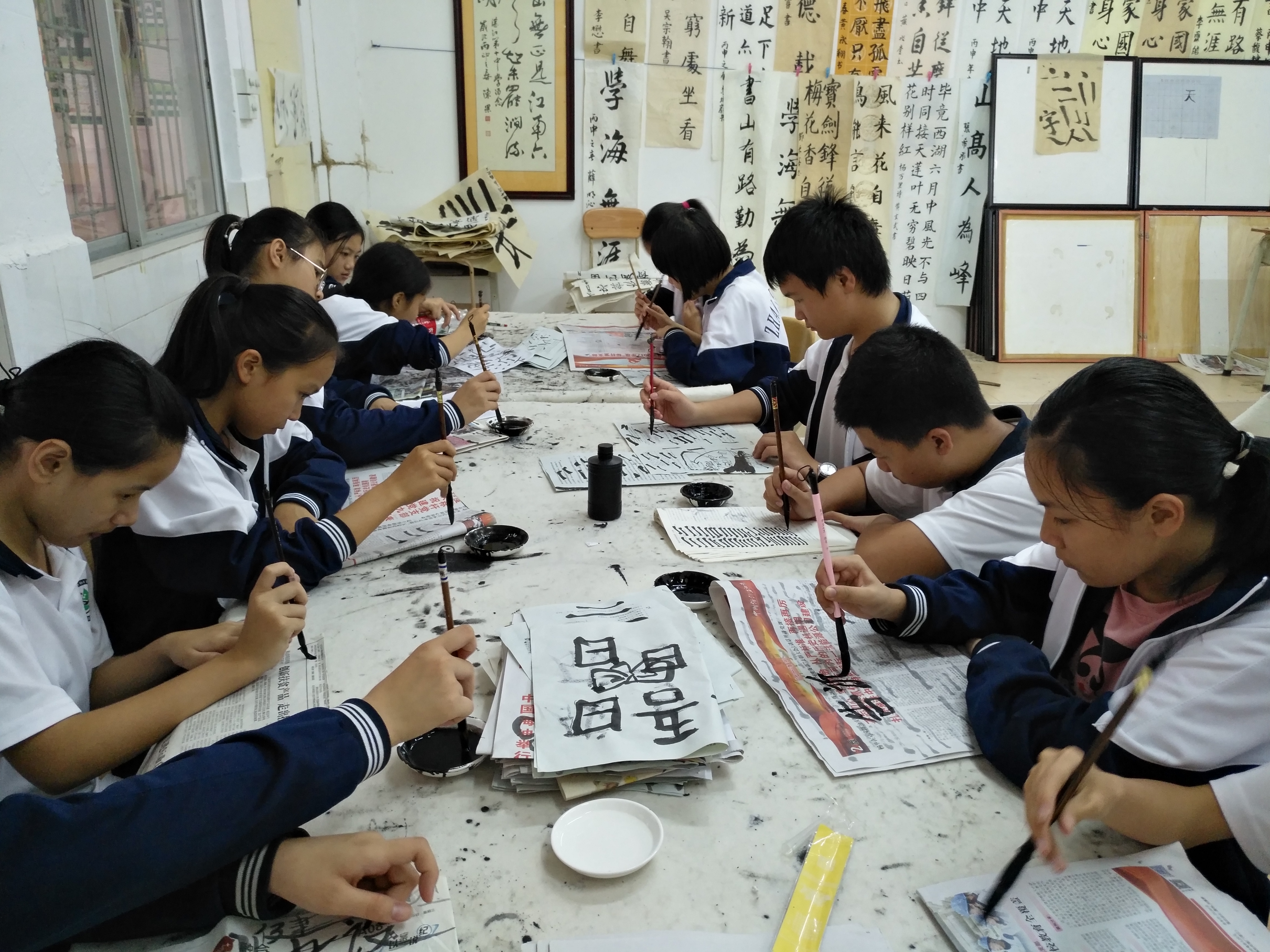 双赢彩票(中国)开奖记录官网
第十中学开展书法进校园活动.jpg