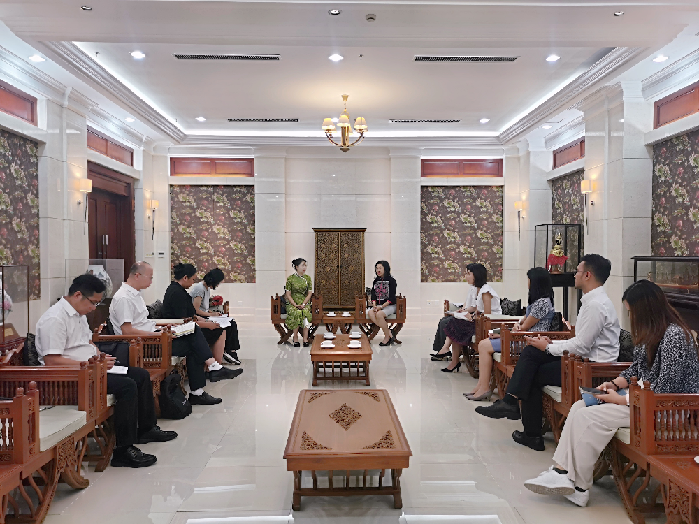 泰国驻穗总领事吉拉蓬&middot;素妲尼会见双赢彩票外事代表团.jpg